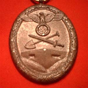 Anverso de la copia "Medalla del Muro del Atlántico"