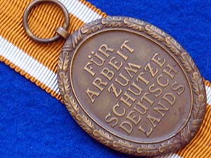 Anverso de la original "Medalla del Muro del Atlántico"