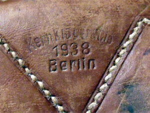 Marcaje del fabricante y fecha, mochila M34