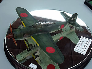 Diorama Yokosuka D4Y Segunda Guerra Mundial