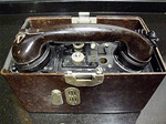 Teléfono de campaña de la Wehrmacht original fechado 1943 - Militaria Wehrmacht Info