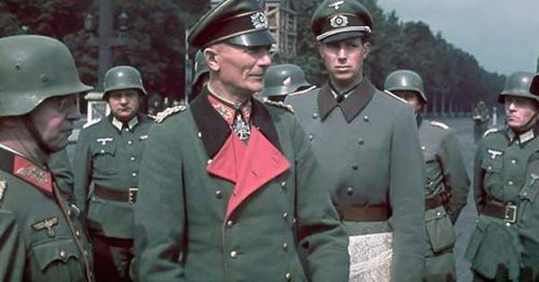 Oficiales de la wehrmacht portando el cinturón marrón de 60mm.